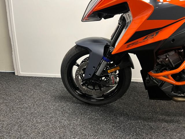 ktm - 1290-super-duke-gt