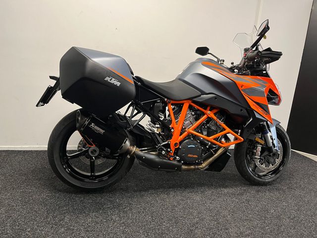 ktm - 1290-super-duke-gt
