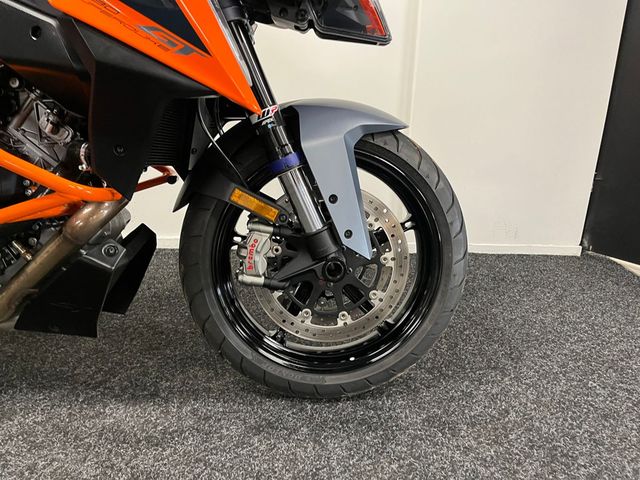 ktm - 1290-super-duke-gt