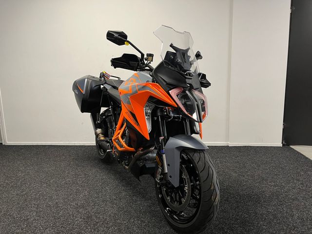 ktm - 1290-super-duke-gt