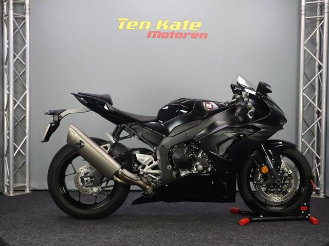 honda - cbr-1000-rr-r-fireblade-sp