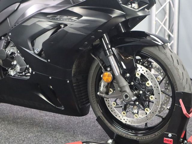 honda - cbr-1000-rr-r-fireblade-sp