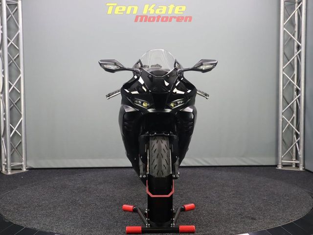 honda - cbr-1000-rr-r-fireblade-sp