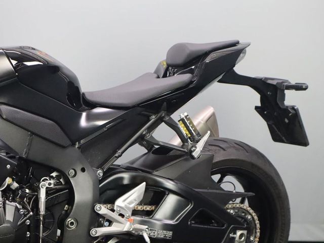 honda - cbr-1000-rr-r-fireblade-sp