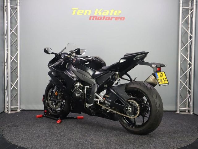 honda - cbr-1000-rr-r-fireblade-sp
