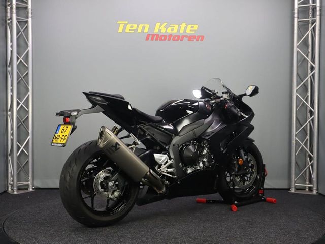 honda - cbr-1000-rr-r-fireblade-sp