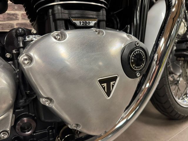 triumph - bonneville-t-120-bud-ekins-se
