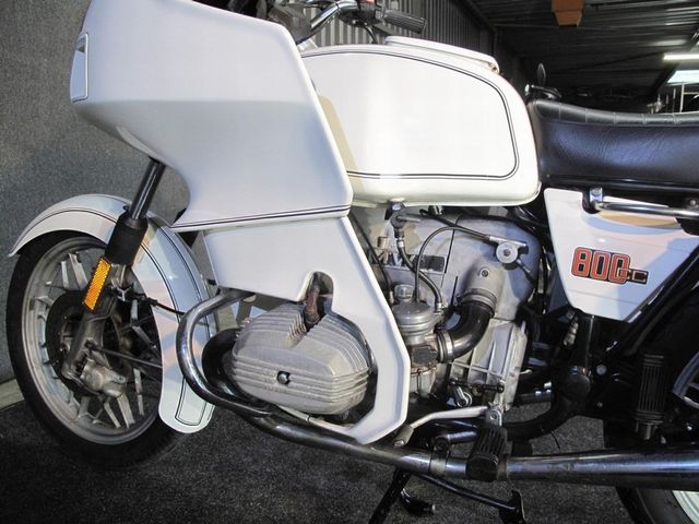 bmw - r-80-rt