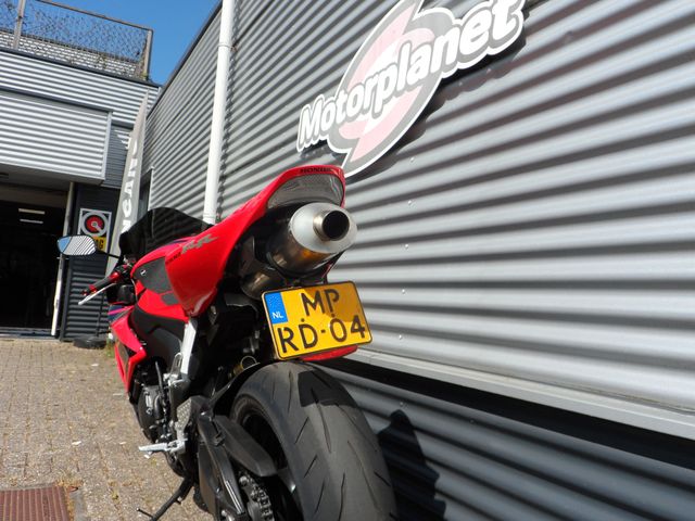 honda - cbr-1000-rr-fireblade