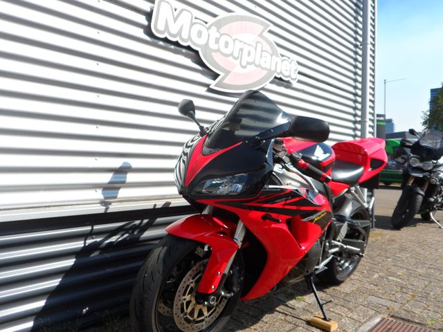 honda - cbr-1000-rr-fireblade