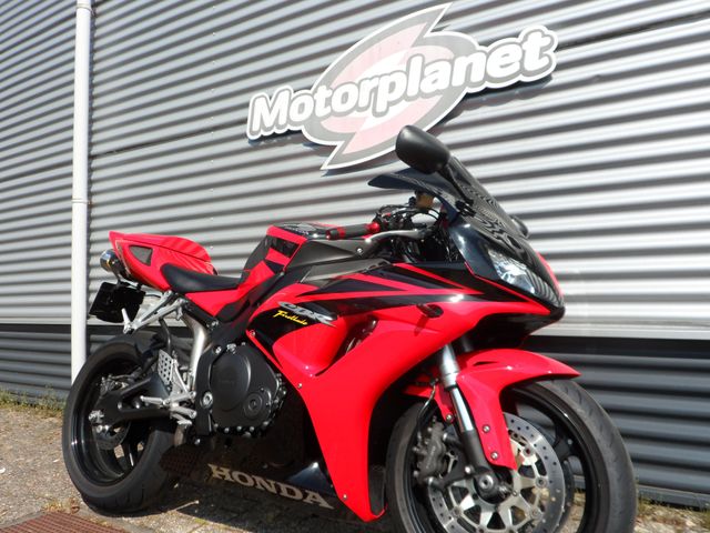 honda - cbr-1000-rr-fireblade