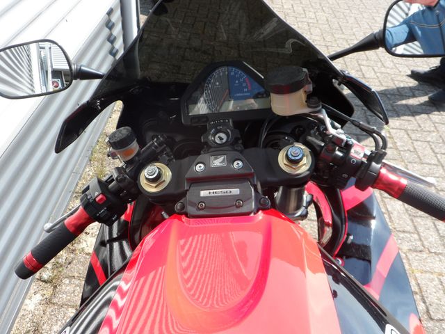 honda - cbr-1000-rr-fireblade