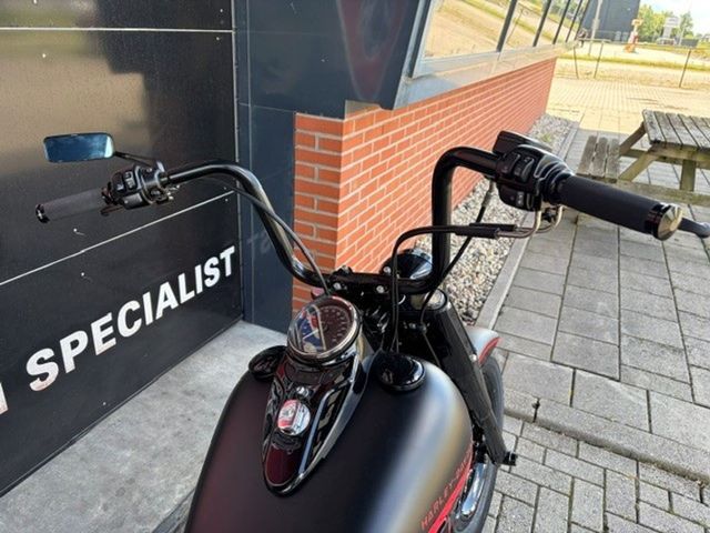 harley-davidson - heritage-softail-classic-flstc
