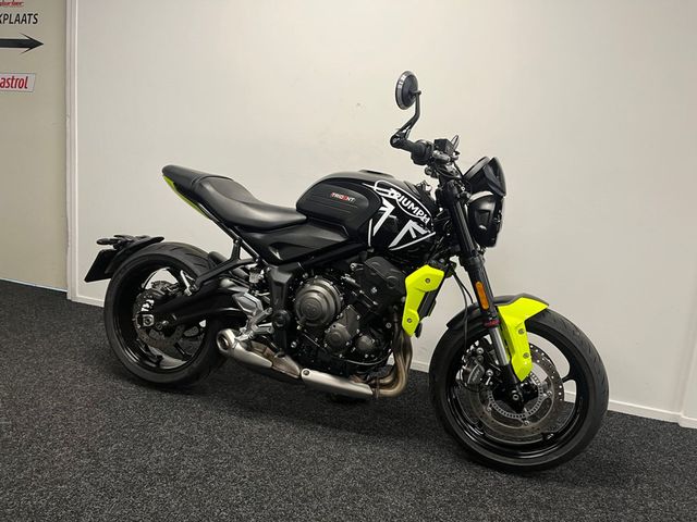triumph - trident-660