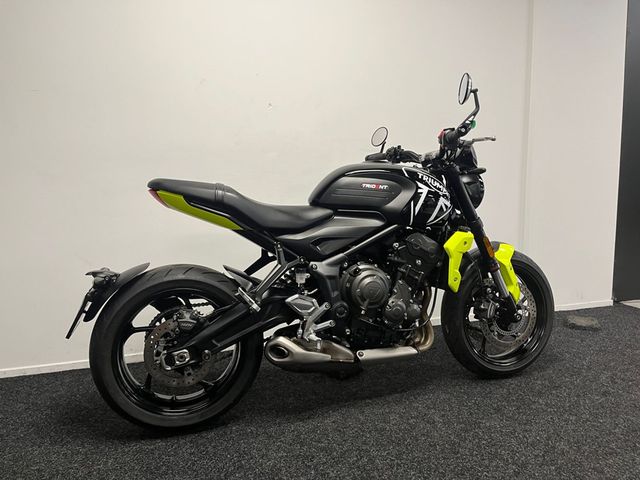 triumph - trident-660