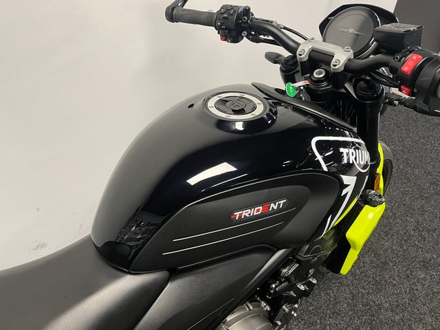 triumph - trident-660