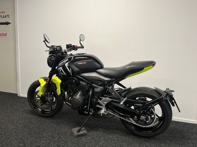 triumph - trident-660