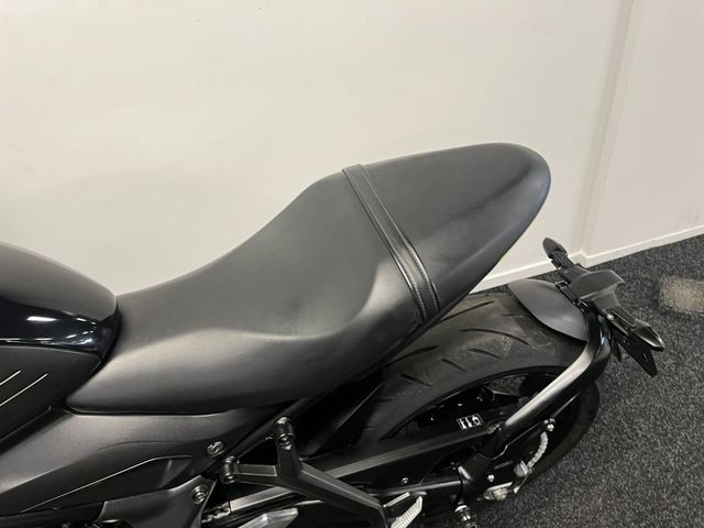 triumph - trident-660