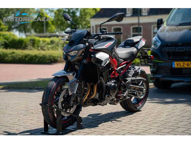 kawasaki - z900