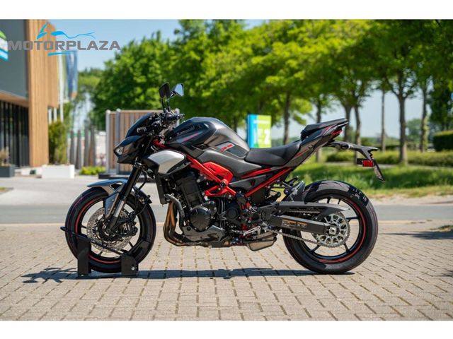 kawasaki - z900
