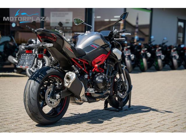 kawasaki - z900