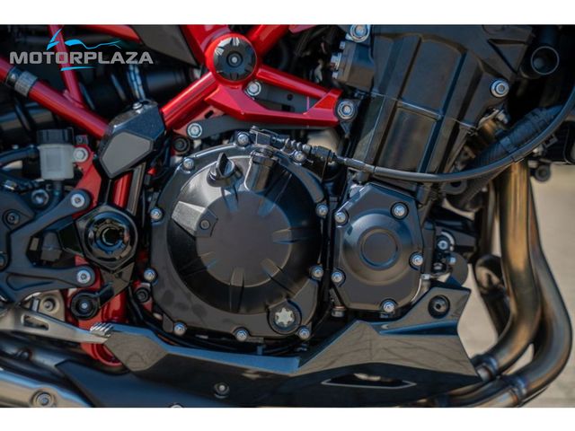 kawasaki - z900