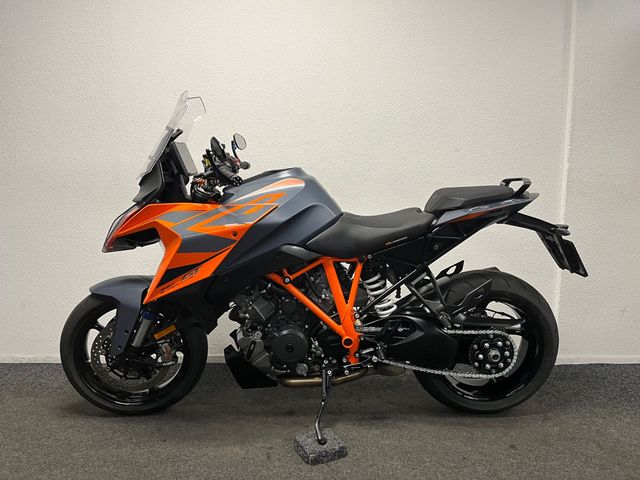 ktm - 1290-super-duke-gt