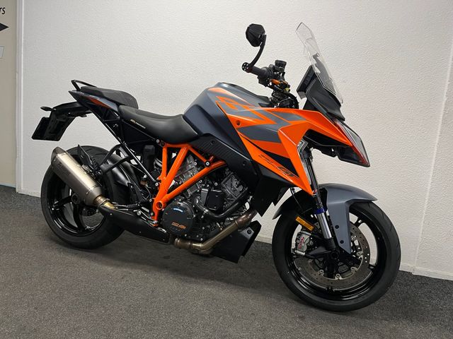 ktm - 1290-super-duke-gt