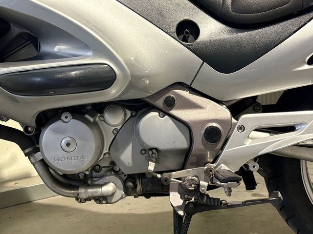 honda - nt-650-v-deauville