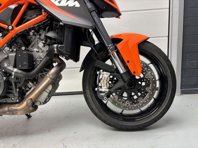 ktm - 1290-super-duke-r