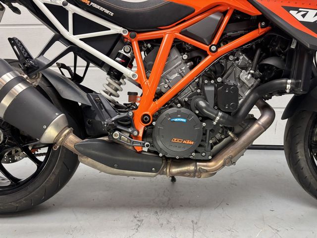 ktm - 1290-super-duke-r