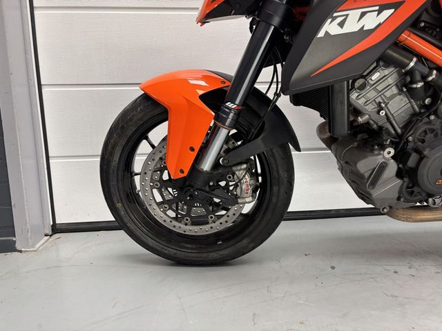 ktm - 1290-super-duke-r