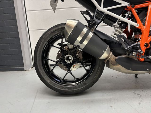 ktm - 1290-super-duke-r