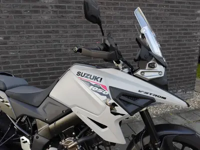 SUZUKI V-STROM 1050 – foto 3
