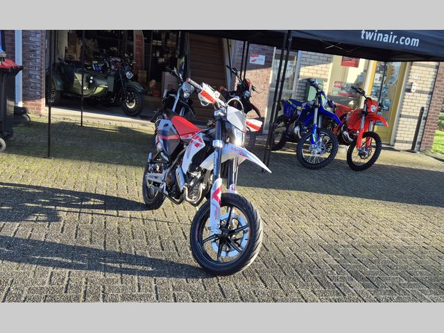 fantic - 125-4t-supermotard-performance