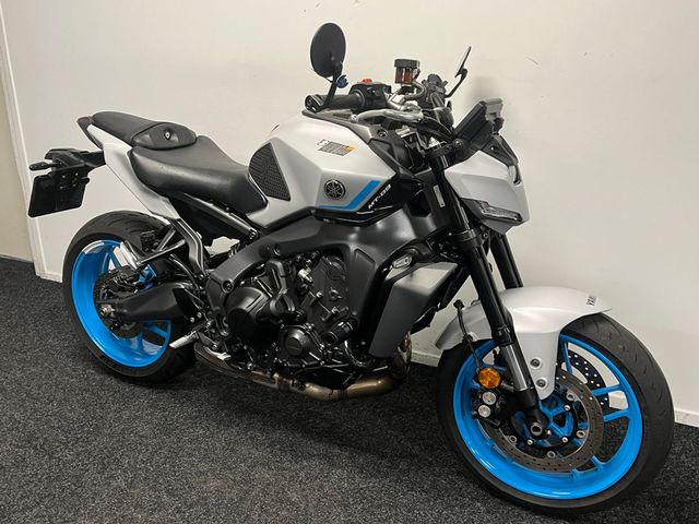 yamaha - mt-09-y-amt