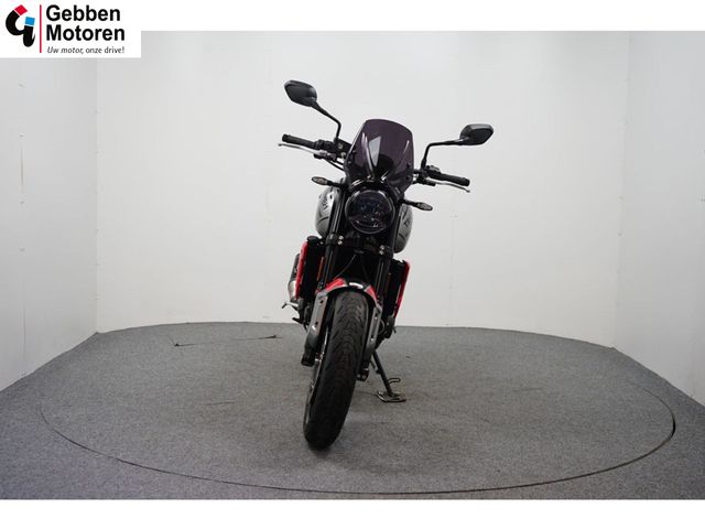 triumph - trident-660