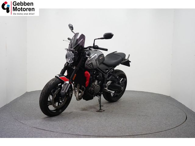 triumph - trident-660