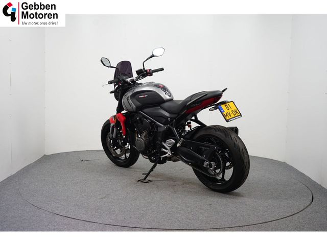triumph - trident-660