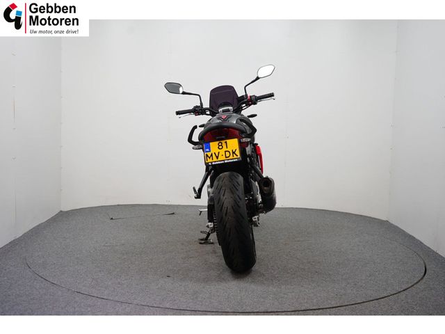 triumph - trident-660