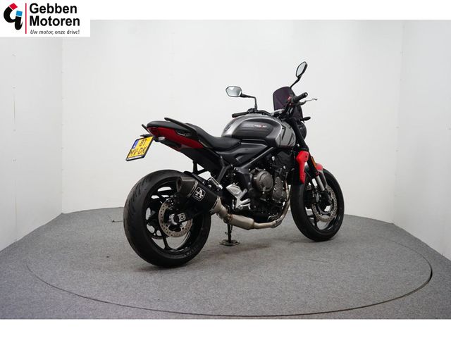 triumph - trident-660
