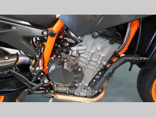 ktm - 890-duke-r