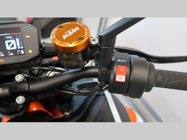 ktm - 890-duke-r