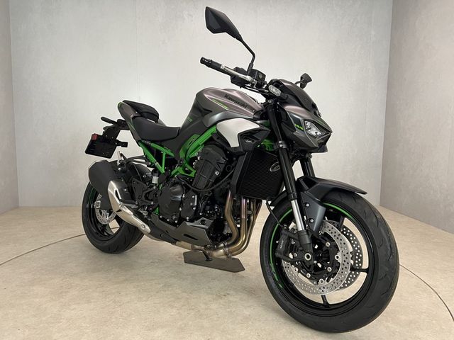 kawasaki - z900