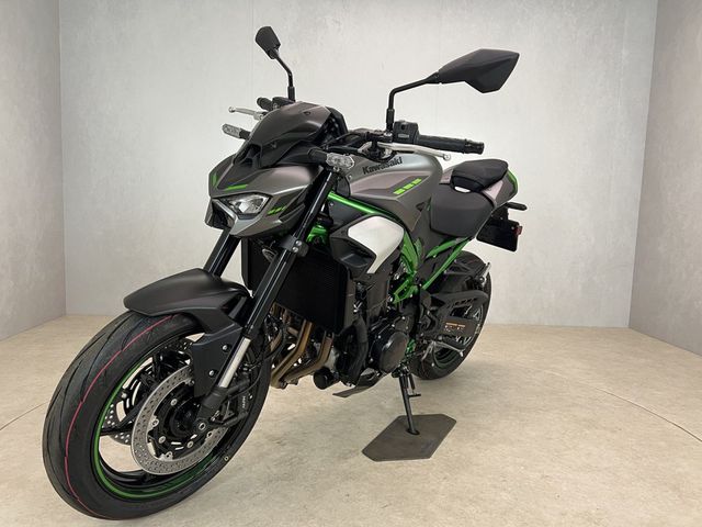 kawasaki - z900