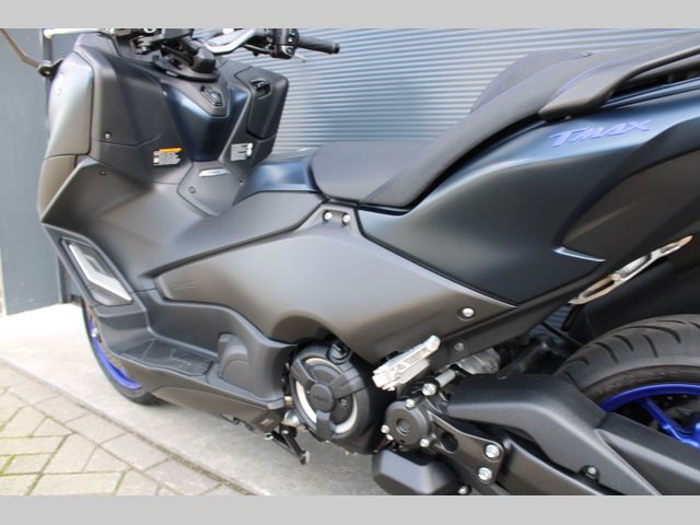 yamaha - tmax-560