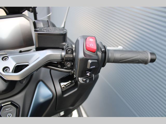 yamaha - tmax-560