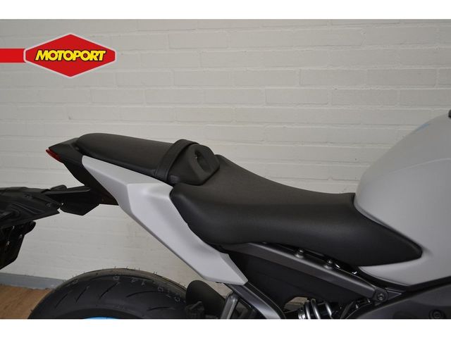 yamaha - mt-09-y-amt