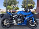 SUZUKI GSX-8R