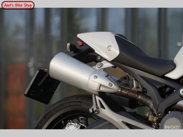 ducati - monster-696